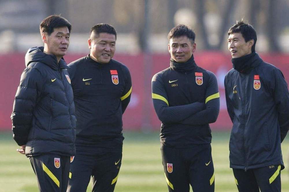 英媒footballtransfers的独家报道，阿森纳不会再继续尝试引进奥斯梅恩，而切尔西会继续尝试引进奥斯梅恩。